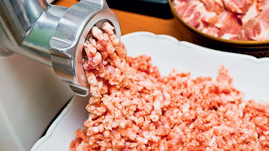 Why meat minced meat woman raw