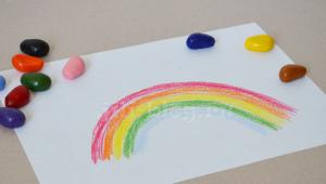 How to teach a child to distinguish colors?