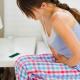Hinchazón y dolor en la parte inferior del abdomen: en mujeres y hombres, causas y tratamiento.